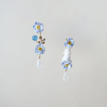 Load image into Gallery viewer, 小兔與虞美人耳環
