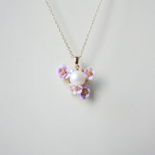 Load image into Gallery viewer, 海棠與珍珠頸鏈 (預訂）

