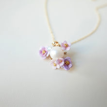 Load image into Gallery viewer, 海棠與珍珠頸鏈 (預訂）
