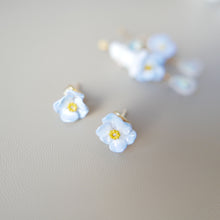 Load image into Gallery viewer, 小兔與虞美人耳環
