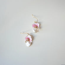Load image into Gallery viewer, 蘭花與珍珠耳環(預訂）
